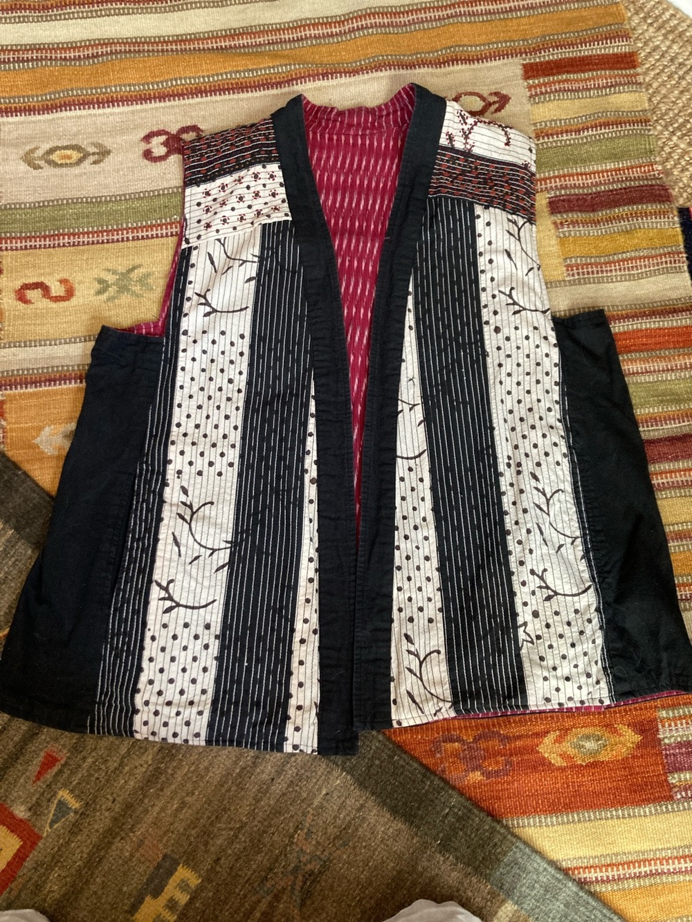 Patch reversible vest - Asian inspired